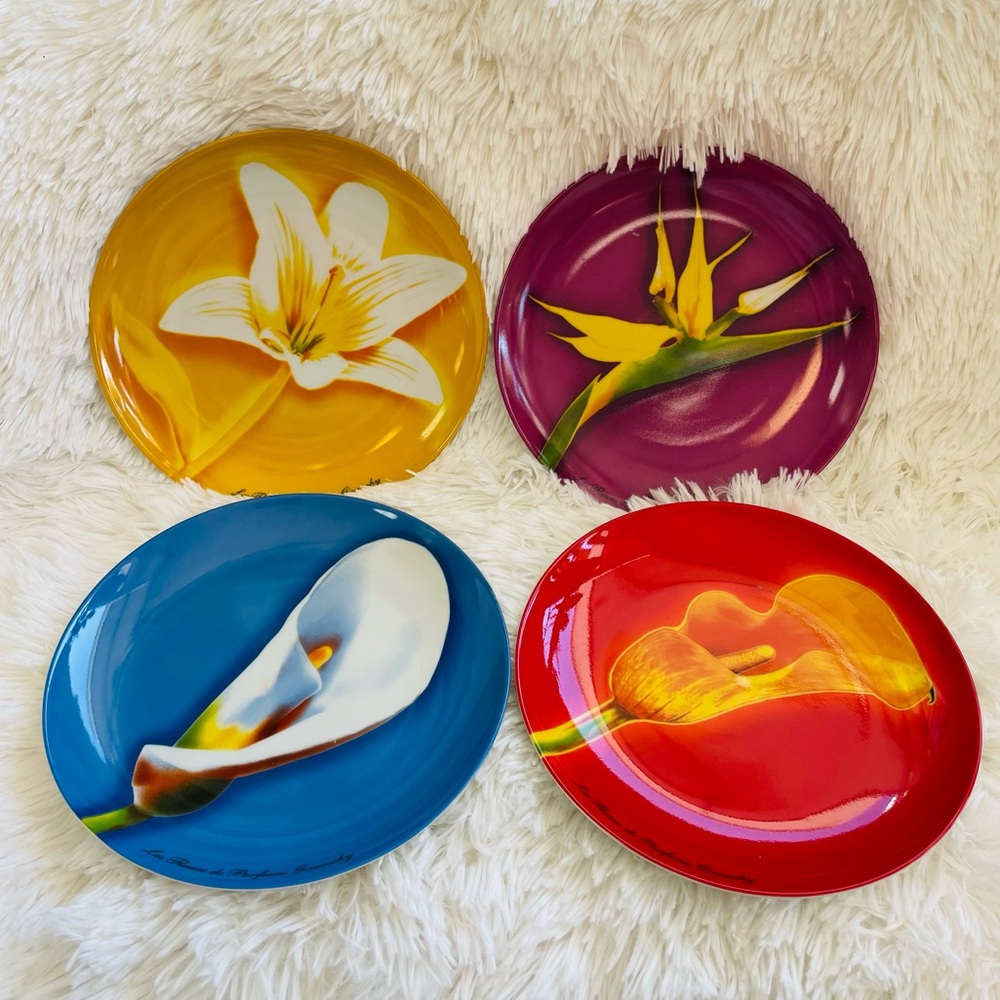 4 Givenchy Le Fleurs de Parfums Dessert Plates